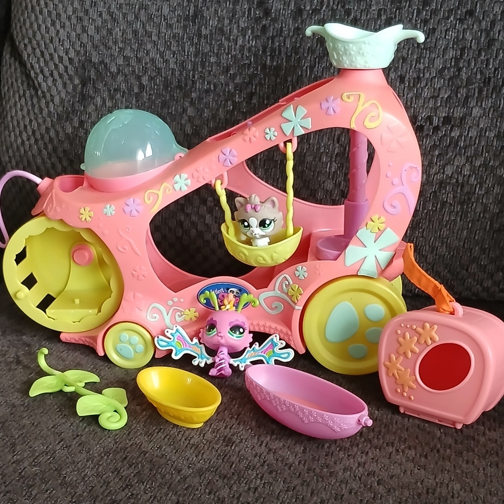 LPS Paw Powered Cruiser With Miscellanious Pets And Accessories Lot